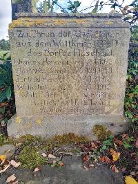 Gedenkstein in Hüscheid an die Gefallenen im Zweiten Weltkrieg